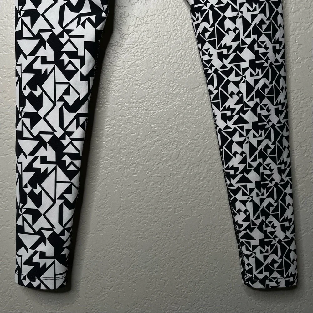 Lorna Jane Leggings Geometric Pattern Black & White Activewear Workout - Picture 10 of 13
